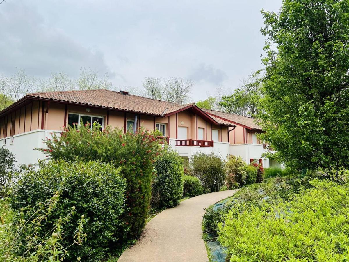 Appartement F2 A Cambo-Les-Bains Avec Piscine, Proche Thermes, Terrasse Et Parking - Fr-1-495-36 外观 照片
